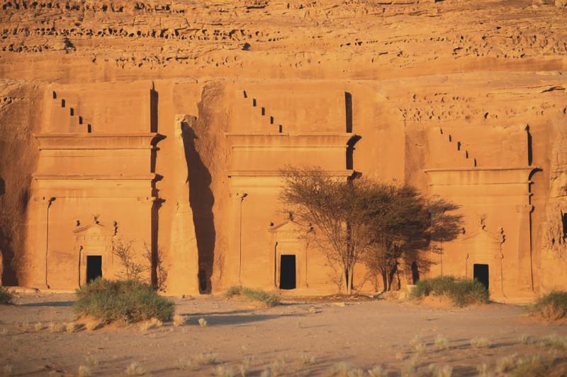 Architecture contemporaine française, pont entre le patrimoine historique et les visions futures de l'urbanisme et du design